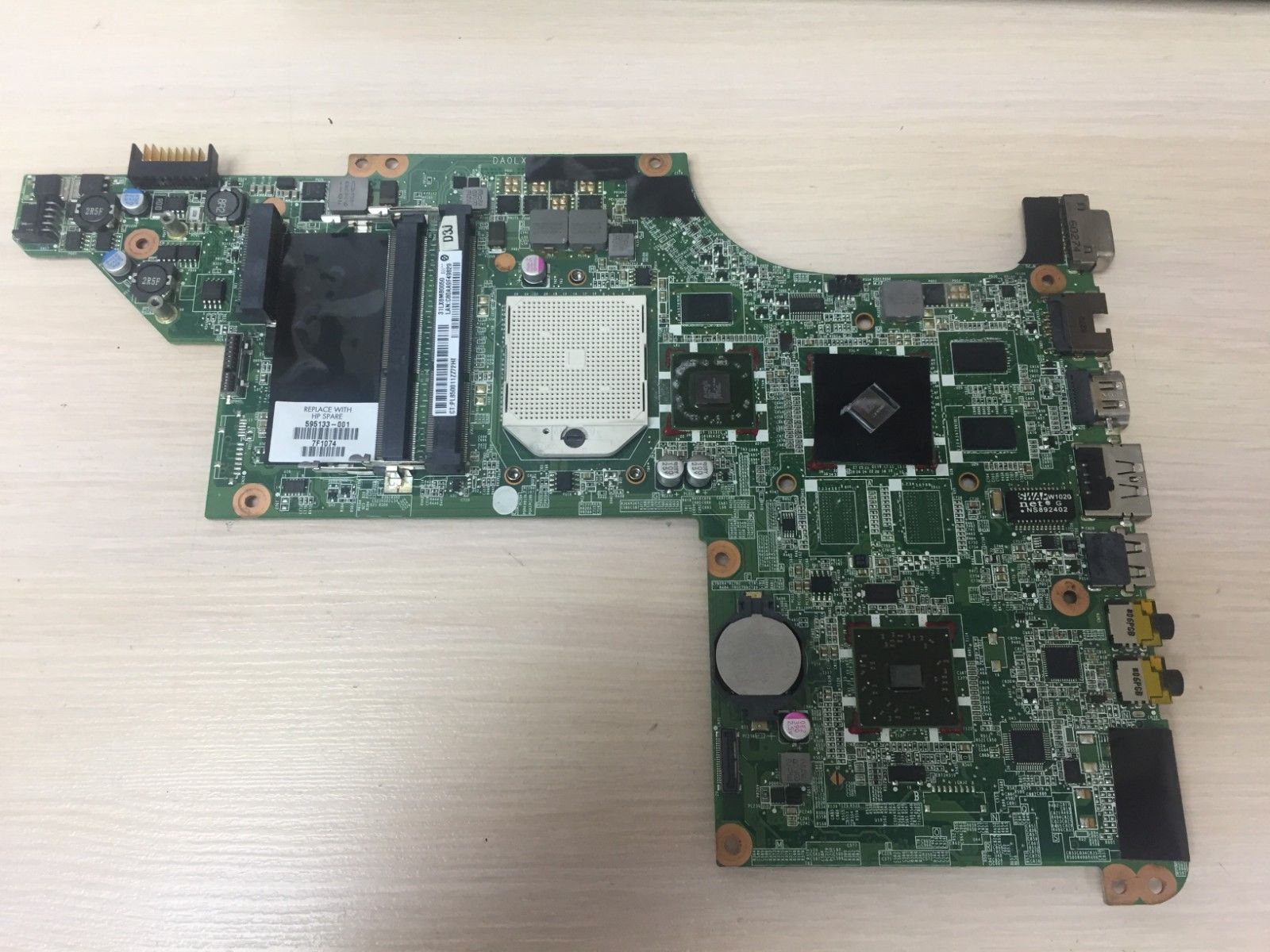 hp dv6 motherboard 3150sf + 595133-001 Frequence dhorloge du CPU: 2,2 GHz Marque de la carte mere: HP Marque